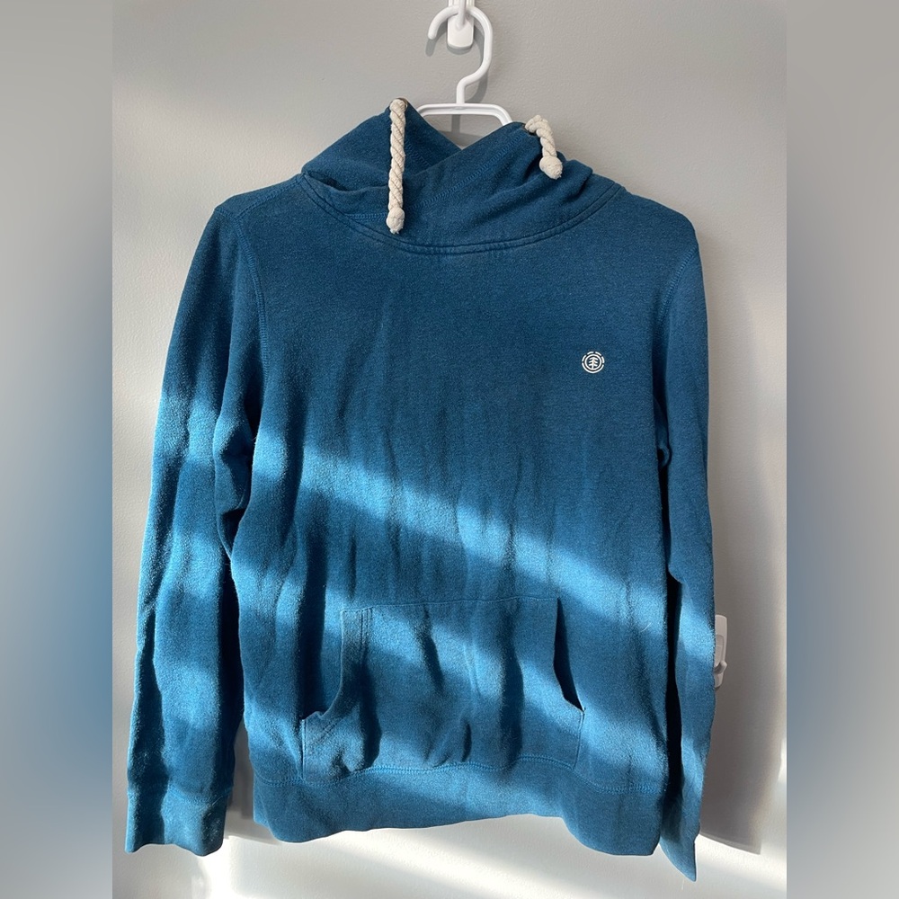Etnies pullover size small/medium fit good condition